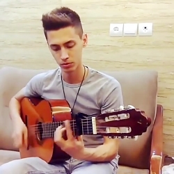 آهنگ محسن یگانه با گیتار.