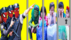 نمایش اسپایدرمن و السا فروزن