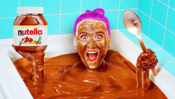 مامان عادی در مقابل مامان خنده...