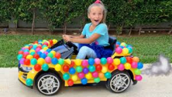 سوفیا و ماشین صورتی دخترانه