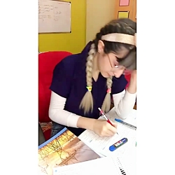 کلیپ های طنز هلیا  وقتی یه ثان...