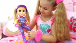 بازی دیانا و روما با عروسک و ا...