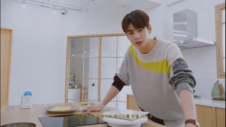 اینم چا ایون وو جذابمون در حال...