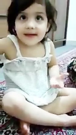 آهنگ نداره برقصم؟؟(ته خندس)