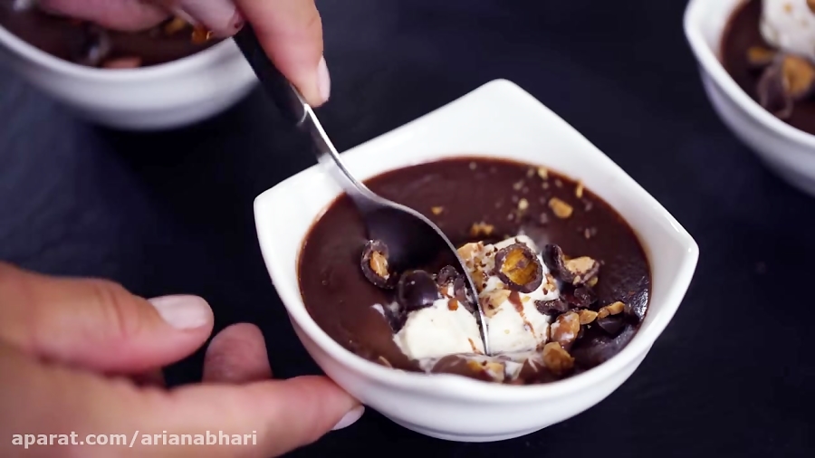 طرز تهیه دسر شکلات مغز دار