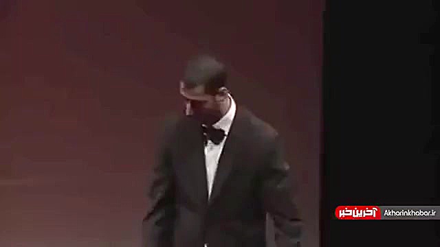 بازی تماشایی بهرام افشاری در تئاتر جوجه تیغی زمان184ثانیه