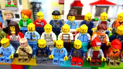 بازی کودکانه با اسباب بازی های...