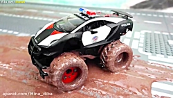 بازی کودکانه با اسباب بازی های...