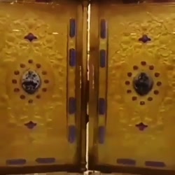 قسمتی از زیارت عاشورا در حرم ح...