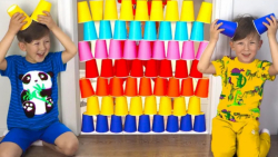 سنیا یک دیوار بزرگ از لیوانهای...