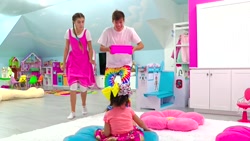 ناستیا و میا  کفش خیلی بزرگ  آ...