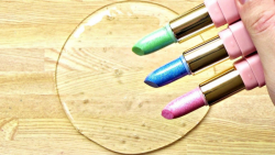 مجموعه ای از اسلایم شفاف و اکل...