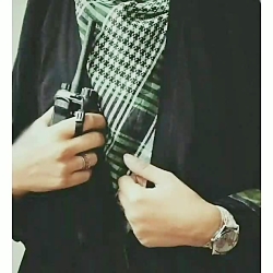 مدافعه ایستادیم به پای تو