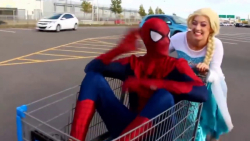 نمایش اسپایدرمن  السا  جوکر