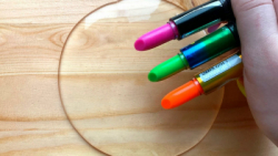 مخلوط لوازم های آرایشی با اسلا...