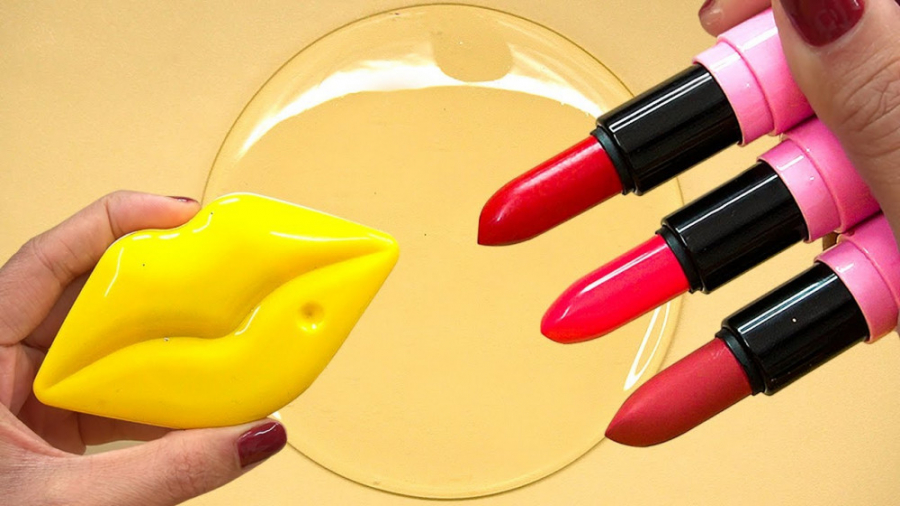 مخلوط اسلایم شفاف و اکلیل و لو...