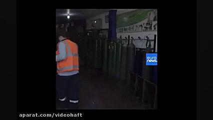 خوابیدن مردم در خیابان های پرو در صف کپسول اکسیژن بررسی لک صورت