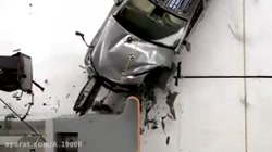 تست تصادف مرسدس بنز