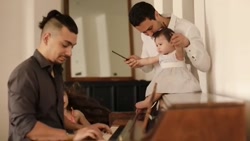 شاهرخ استخری و دخترانش فالو=فا...