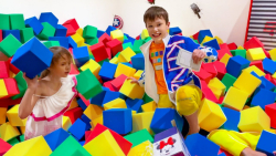 برنامه کودک  کتی و مکس در استخ...