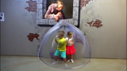 اسباب بازی های دیانا و روما - سفر به شهر حباب ها