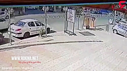 لحظه تصادف شدید پژو 206 با موتور / ساری