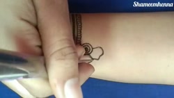 یادگیری حنا روی دست عروس