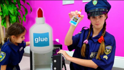 استیسی و میا وانمود می کنند پل...