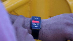 نقد و بررسی ساعت هوشمند هواوی واچ فیت (Huawei Watch Fit) ترنجی