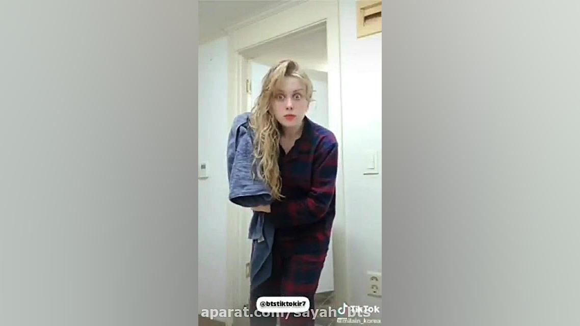 دختره هنگ کرد من هنگ کردن سهل همونجا سکته قلبی می زنم برداشتن خال گوشتی