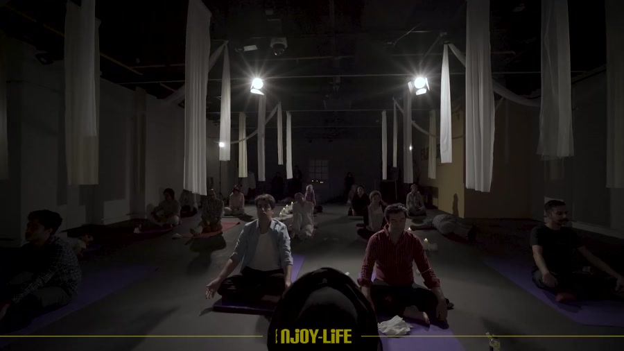 ایونت یوگادرمانی ساختمان 911 انجوی لایف ! سال99