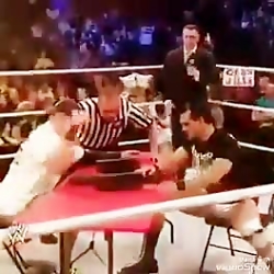 مچ انداختن جان سینا بنازم