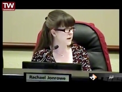 سوتیه شهردار آمریكا در دستشویی...