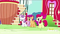 پونی کوچولو زمانی که سوییتیبل اپل بلوم و اسکوتالو نشان میگیرن