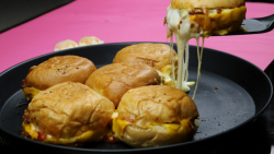 نان لقمه پنیری