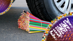 رد شدن از روی مداد رنگی ها با...