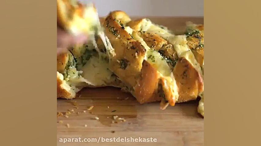 نان سیر با پنیر پیتزا - Garlic bread with pizza cheese زمان18ثانیه