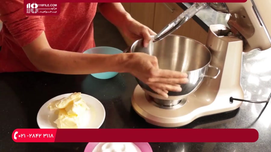 طرز تهیه کیک شکلاتی برای تولد / فیلم آموزش شیرینی پزی