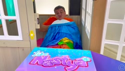 بازی کردن ناستیا و پدرش - ناست...