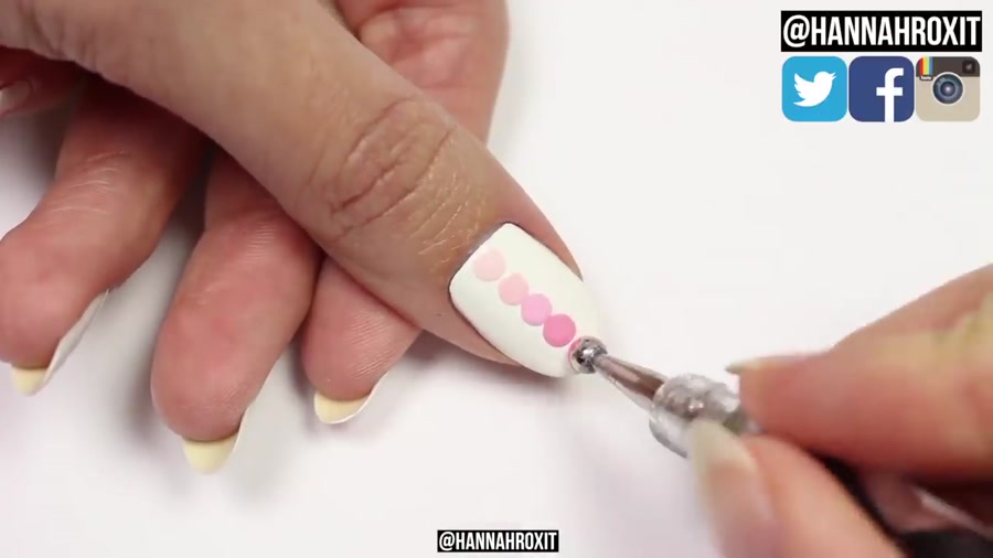 طراحی های زیبای ناخن با لاک های ناخن زیبا