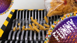 ریز ریز کردن پاستا - چرخ کردن...