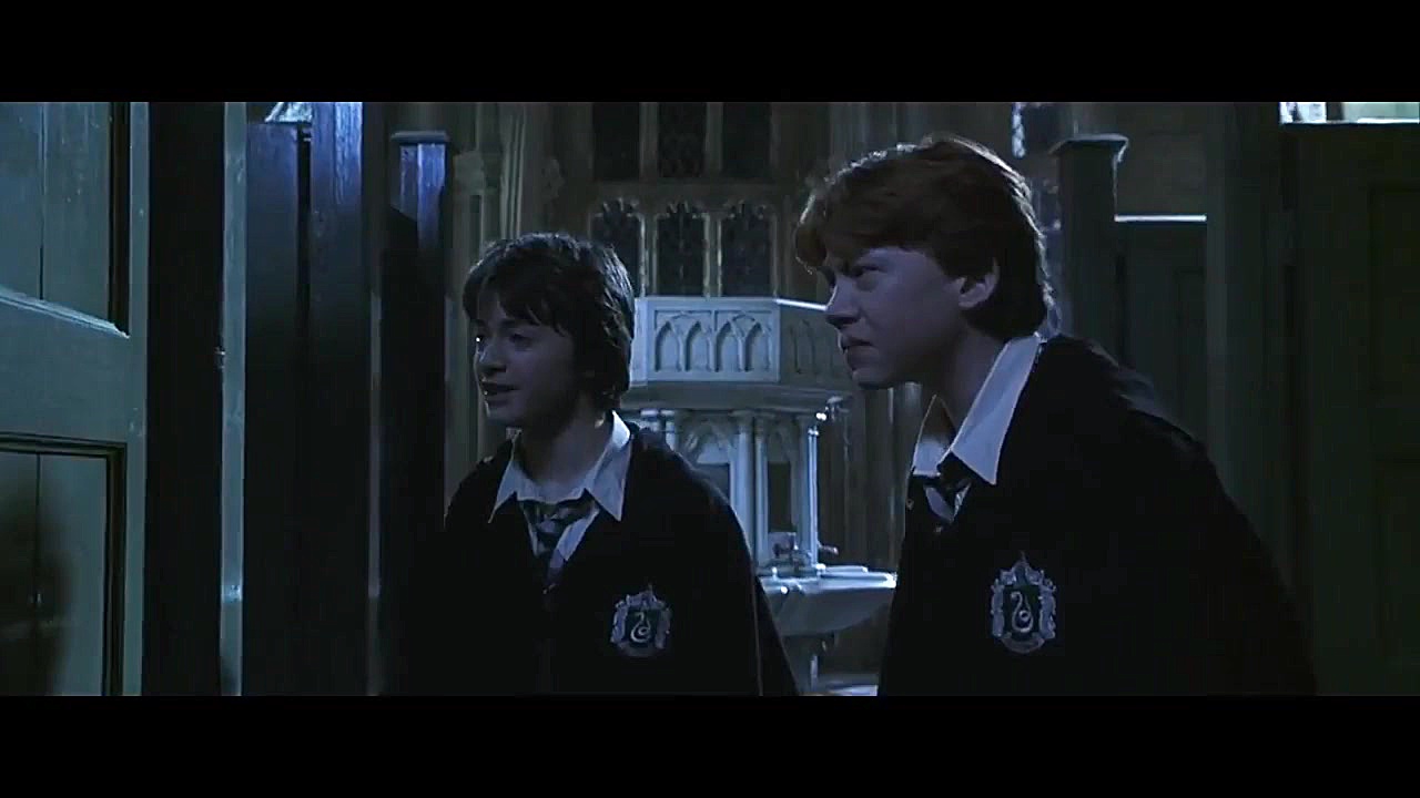 فیلم Harry Potter and the Chamber of Secrets (2002) با دوبله فارسی زمان10464ثانیه