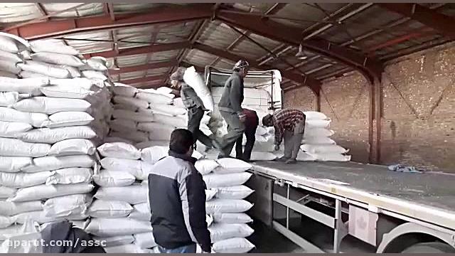 تخلیه کودهای اوره ارسالی ازبندرعسلویه_خدمات حمایتی کشاورزی استان آذربایجان شرقی ANA