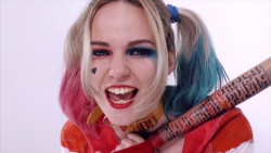 نمایش هارلی کویین