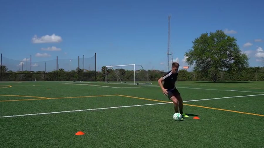 آموزش 5 تکنیک دفاع میانی فوتبال