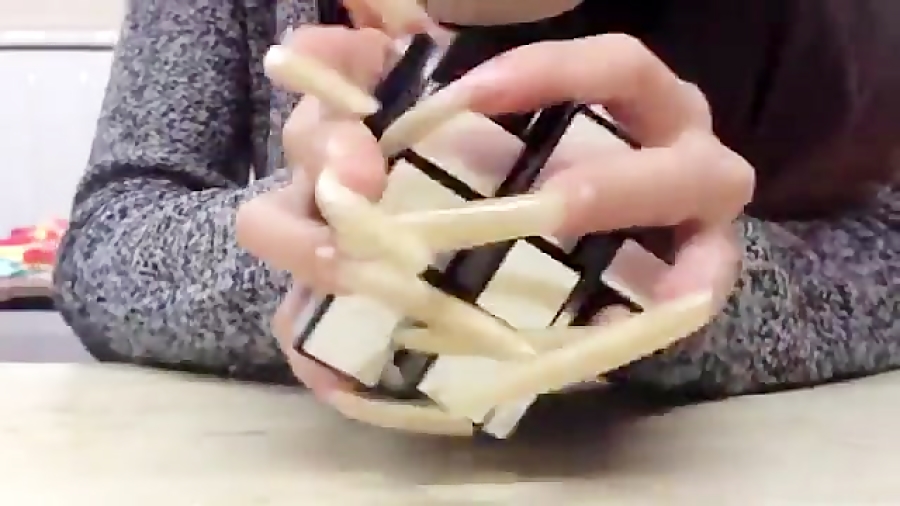 ای اس ام آر ناخن بلند بازی با روبیک