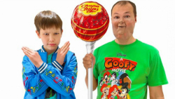 مکس و کتی مشغول تماشای غذای پد...