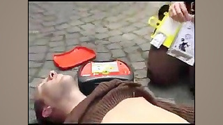 CPR and defib پروتز سینه