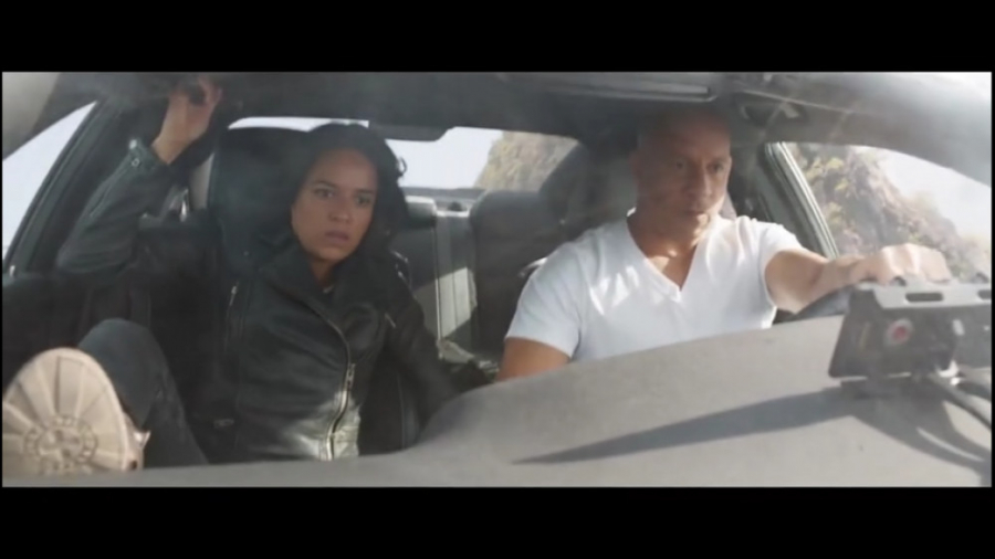 دانلود فیلم زنی پشت پنجره با ز...