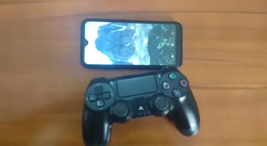 آموزش متصل کردن دسته PS4 به موبایل و بازی کردن ماینکرافت گوشی  (با امیر)